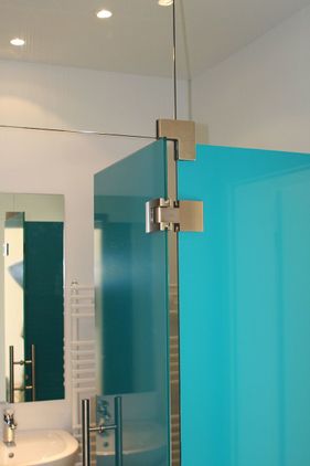 komplette Glaswand mit Tür